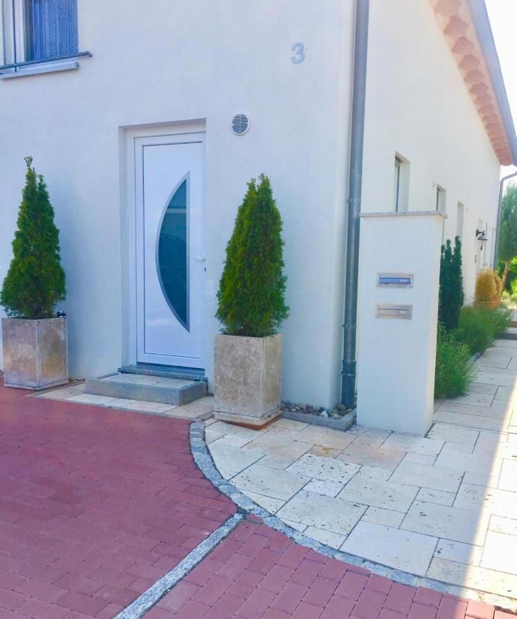 Neues Zimmerapartment Mit Bad Neckarwestheim Экстерьер фото